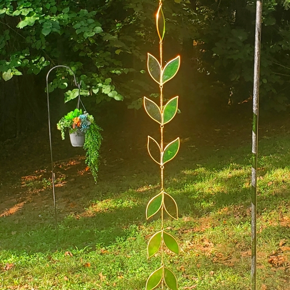 Green Glass Leaf Suncatcher Garland - Picture 1 of 12